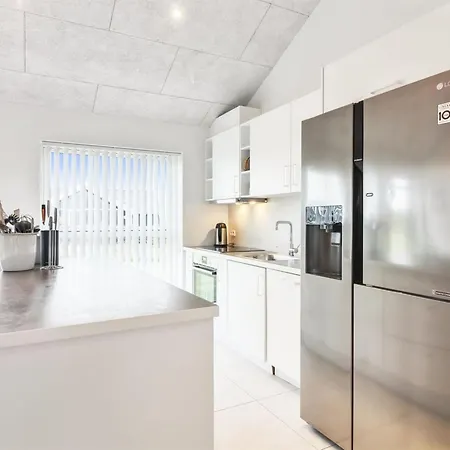 Edgar - 1-5km From The Sea By Interhome