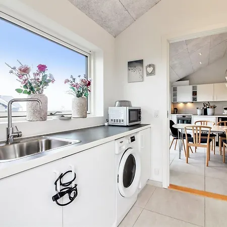 Edgar - 1-5km From The Sea By Interhome